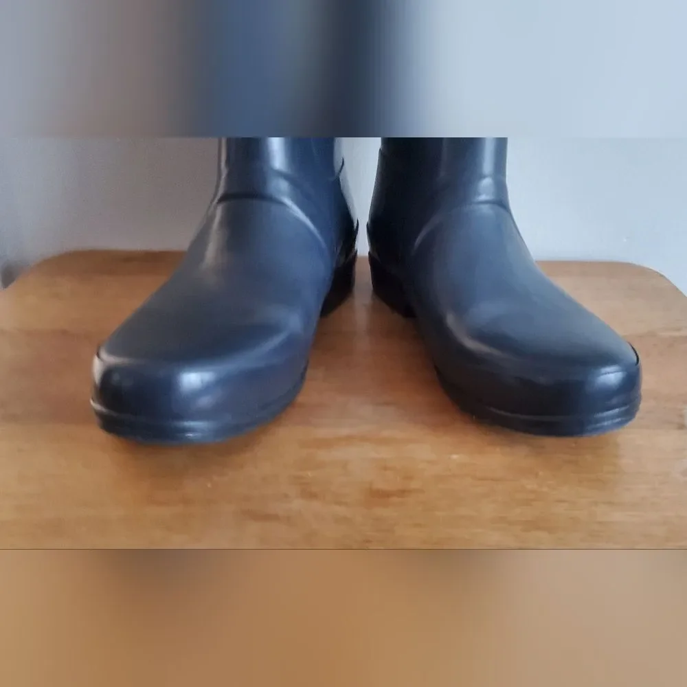 Hunter Regent Carlyle Dark Blue Rain Boots With Brown Accent Size US 9